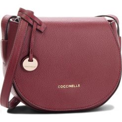 Torebka COCCINELLE - CF8 Clementine Soft E1 CF8 15 02 01 Grape R04. Czerwone listonoszki damskie Coccinelle, ze skóry. W wyprzedaży za 799,00 zł.