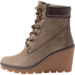 Timberland PARIS HEIGHT 6IN Botki na obcasie canteen. Brązowe botki damskie na obcasie marki Timberland, z materiału. Za 629,00 zł.