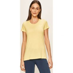 Diadora - T-shirt. Żółte bluzki damskie Diadora, s, bez wzorów, z bawełny, casualowe, z okrągłym kołnierzem, z krótkim rękawem. Za 59,90 zł.