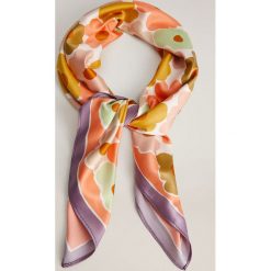 Mango - Apaszka Flo. Zielone szaliki damskie Mango, bez wzorów, z poliesteru. Za 49,90 zł.