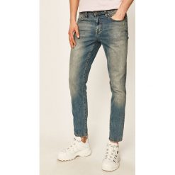 Izod - Jeansy Waterfall. Niebieskie jeansy męskie IZOD, bez wzorów. W wyprzedaży za 159,90 zł.