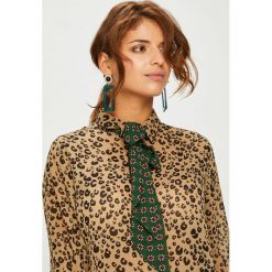 Scotch & Soda - Koszula. Brązowe bluzki damskie Scotch & Soda, na co dzień, s, bez wzorów, z poliesteru, klasyczne, z klasycznym kołnierzykiem, z długim rękawem. W wyprzedaży za 269,90 zł.