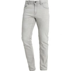 Springfield Jeansy Slim Fit dark grey. Szare rurki męskie marki Springfield. Za 169,00 zł.