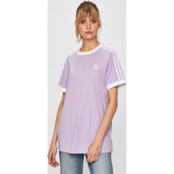 Adidas Originals - Top. Fioletowe topy damskie adidas Originals, z aplikacjami, z bawełny, z okrągłym kołnierzem. Za 129,90 zł.