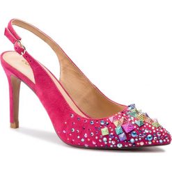 Sandały ALMA EN PENA - V19201 Suede Fuxia. Różowe klapki damskie Alma en Pena, z aplikacjami, ze skóry, bez obcasa, na obcasie. W wyprzedaży za 379,00 zł.