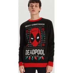 Świąteczny sweter Deadpool - Czarny. Czarne swetry męskie Cropp, s, bez wzorów, wizytowe, bez kołnierzyka, bez kaptura. Za 99,99 zł.