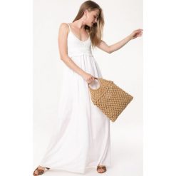 Biała Sukienka Relies. Białe sukienki damskie Born2be, na co dzień, na lato, s, bez wzorów, wakacyjne, bez kołnierzyka, bez rękawów, maxi, proste. Za 89,99 zł.