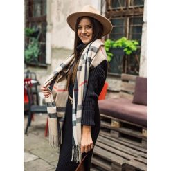 SZALIK SHEILA BEIGE. Brązowe szaliki damskie Fanaberia.com, w kratkę, eleganckie. Za 59,00 zł.