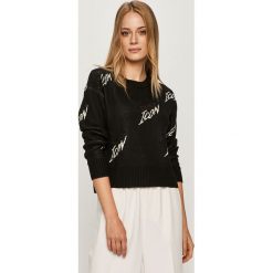 Guess Jeans - Sweter. Czarne swetry damskie Guess Jeans, s, z aplikacjami, z poliesteru, bez rękawów, bez kaptura. Za 439,90 zł.