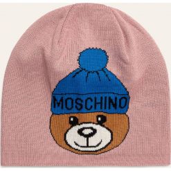 Moschino - Czapka. Czarne czapki damskie MOSCHINO, na zimę, z wełny. W wyprzedaży za 179,90 zł.