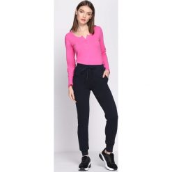 Granatowe Spodnie Dresowe Occasion. Szare spodnie dresowe damskie marki New Balance, xs, z dresówki. Za 49,99 zł.