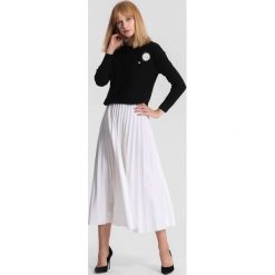 Czarny Sweter Chapter One. Czarne bez kategorii other, s, casualowe, z okrągłym kołnierzem. Za 49,99 zł.