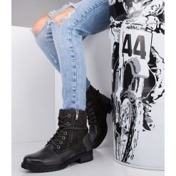 Botki damskie Sixth Sens C578 Grafitowe. Szare botki damskie Sixth Sens, z tworzywa sztucznego, klasyczne, bez obcasa, na płaskiej podeszwie, bez zapięcia. Za 119,00 zł.