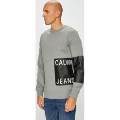 Calvin Klein Jeans - Bluza. Szare bluzy męskie marki Calvin Klein Jeans, s, z nadrukiem, z bawełny, bez kaptura. W wyprzedaży za 319,90 zł.