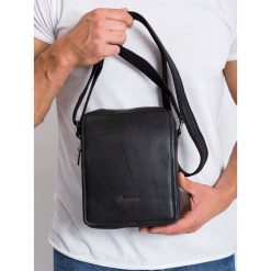 Skórzana męska torba Pierre Andreus 5031 czarna. Czarne torby męskie skórzane PIERRE ANDREUS, bez wzorów, ze skóry. Za 139,99 zł.