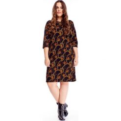 Wzorzysta sukienka z rękawem 3/4 czarny. Czarne sukienki damskie Tagless, plus size, bez wzorów, z elastanu, bez kołnierzyka, plus size, bez rękawów. Za 92,40 zł.