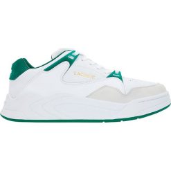 Skórzane sneakersy "Court Slam" w kolorze biało-zielonym. Zielone sneakersy męskie Lacoste, na sznurówki. W wyprzedaży za 259,95 zł.