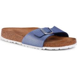 Klapki BIRKENSTOCK - Madrid Bs 1016853 Icy Metallic Azure Blue. Niebieskie klapki damskie Birkenstock, bez wzorów, ze skóry, bez obcasa. Za 249,00 zł.