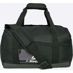Reebok - Torba. Czarne torby sportowe męskie marki Reebok, z poliesteru, sportowe, na ramię, małe. W wyprzedaży za 99,90 zł.