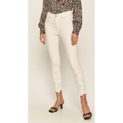 Polo Ralph Lauren - Jeansy. Białe jeansy damskie Polo Ralph Lauren, l. W wyprzedaży za 679,90 zł.