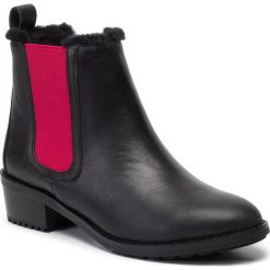 Sztyblety EMU AUSTRALIA - Ellin Pop W12163 Black/Berry. Czarne kozaki damskie EMU Australia, z wełny, bez obcasa, bez zapięcia. W wyprzedaży za 469,00 zł.