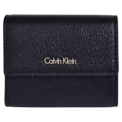 Calvin Klein Damskie portfele z teksturami Small Trifold Wall et. Portfele damskie Calvin Klein, bez wzorów. W wyprzedaży za 363,00 zł.