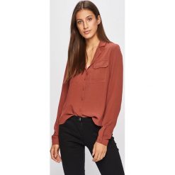 Vero Moda - Koszula. Pomarańczowe bluzki damskie Vero Moda, na co dzień, s, bez wzorów, z poliesteru, klasyczne, z klasycznym kołnierzykiem, z długim rękawem. W wyprzedaży za 69,90 zł.