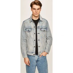 Levi's - Kurtka jeansowa. Niebieskie płaszcze męskie Levi's®, s, bez wzorów, z bawełny, krótkie, bez kaptura. W wyprzedaży za 369,90 zł.