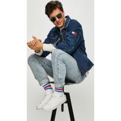 Tommy Jeans - Kurtka. Niebieskie płaszcze męskie Tommy Jeans, s, bez wzorów, z bawełny, krótkie, bez kaptura. W wyprzedaży za 399,90 zł.