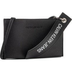 Torebka CALVIN KLEIN JEANS - Ckj Banner Small Crossbody K60K606157 BDS. Czarne listonoszki damskie Calvin Klein Jeans, bez wzorów, z jeansu, bez dodatków. Za 299,00 zł.