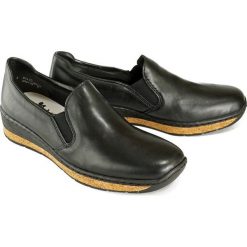 RIEKER 59766-00 black, półbuty damskie. Czarne koturny damskie Rieker, bez obcasa, na koturnie, bez zapięcia. Za 249,90 zł.