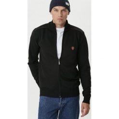 Czarny Sweter Farrer. Czarne golfy męskie Born2be, xl, z aplikacjami, prążkowane. Za 59,99 zł.