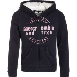 Abercrombie & Fitch FULLZIP Kurtka przejściowa navy. Niebieskie kurtki chłopięce marki Abercrombie & Fitch, z bawełny. W wyprzedaży za 231,20 zł.