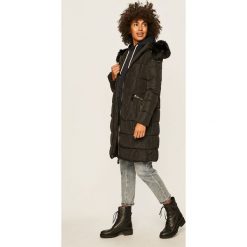 Answear - Kurtka. Różowe kurtki damskie ANSWEAR, s, bez wzorów, z poliesteru, długie. W wyprzedaży za 229,90 zł.