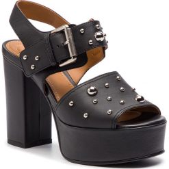 Sandały SEE BY CHLOÉ - SB31090A Nero 999. Czarne klapki damskie See by Chloé, bez wzorów, ze skóry, bez obcasa, na obcasie. W wyprzedaży za 829,00 zł.