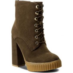 Botki GUESS - Giulia FLGIU4 ELE10 TAUPE. Zielone botki damskie skórzane marki Guess. W wyprzedaży za 329,00 zł.
