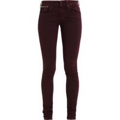 Replay LUZ COIN ZIP Jeans Skinny Fit bull denim. Czerwone jeansy damskie Replay, z elastanu. W wyprzedaży za 294,50 zł.