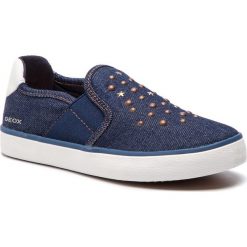 Tenisówki GEOX - J Kilwi Girl O J92D5O 00013 C4002 S Navy. Niebieskie trampki dziewczęce Geox, z aplikacjami, z gumy, bez zapięcia. W wyprzedaży za 159,00 zł.