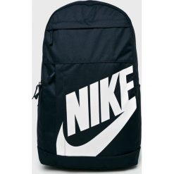 Nike Sportswear - Plecak. Szare plecaki damskie Nike Sportswear, z nadrukiem, z poliesteru. W wyprzedaży za 99,90 zł.
