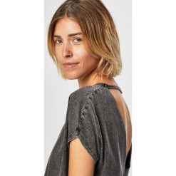 Medicine - Top Basic. Różowe bluzki damskie MEDICINE, s, bez wzorów, z bawełny, z okrągłym kołnierzem. W wyprzedaży za 39,90 zł.
