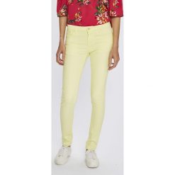 Answear - Jeansy. Żółte jeansy damskie ANSWEAR, s. W wyprzedaży za 49,90 zł.