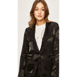 Desigual - Żakiet. Czarne marynarki damskie Desigual, bez wzorów, z wiskozy. Za 749,90 zł.