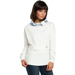 Bluza z wysokim kołnierzem we wzor - ecru. Bluzy damskie BE, z elastanu, bez kaptura. Za 169,00 zł.