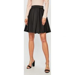 Guess Jeans - Spódnica. Spódniczki damskie Guess Jeans. W wyprzedaży za 159,90 zł.