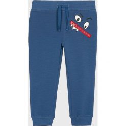 Name it - Spodnie dziecięce. Niebieskie spodnie chłopięce Name it, bez wzorów, z elastanu, casualowe. W wyprzedaży za 49,90 zł.