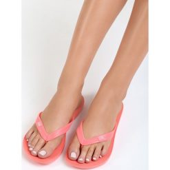 Czerwone Japonki Preference. Czerwone crocsy damskie Born2be, na platformie. Za 19,99 zł.
