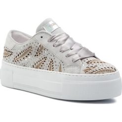 Sneakersy TOGOSHI - TG-13-02-000076 209. Szare półbuty damskie Togoshi, z aplikacjami, ze skóry, bez obcasa, na obcasie, bez zapięcia. W wyprzedaży za 359,00 zł.