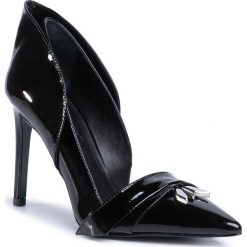 Szpilki PATRIZIA PEPE - 2V9096/AR99-K103 Nero. Czarne półbuty damskie Patrizia Pepe, bez wzorów, ze skóry, bez obcasa, na obcasie, bez zapięcia. Za 1239,00 zł.