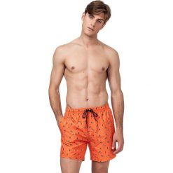 Szorty kąpielowe w kolorze pomarańczowym ze wzorem. Pomarańczowe kąpielówki męskie HUGO BOSS, xl, z nadrukiem, z materiału. W wyprzedaży za 142,95 zł.