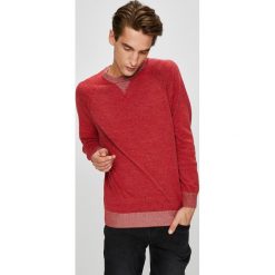 Pepe Jeans - Sweter. Brązowe swetry klasyczne męskie Pepe Jeans, l, z bawełny, z okrągłym kołnierzem. W wyprzedaży za 239,90 zł.